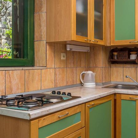 Вілла Mini Stone House Оміш Екстер'єр фото