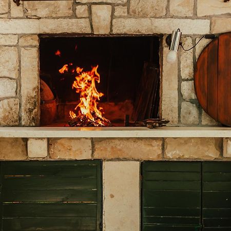 Вілла Mini Stone House Оміш Екстер'єр фото