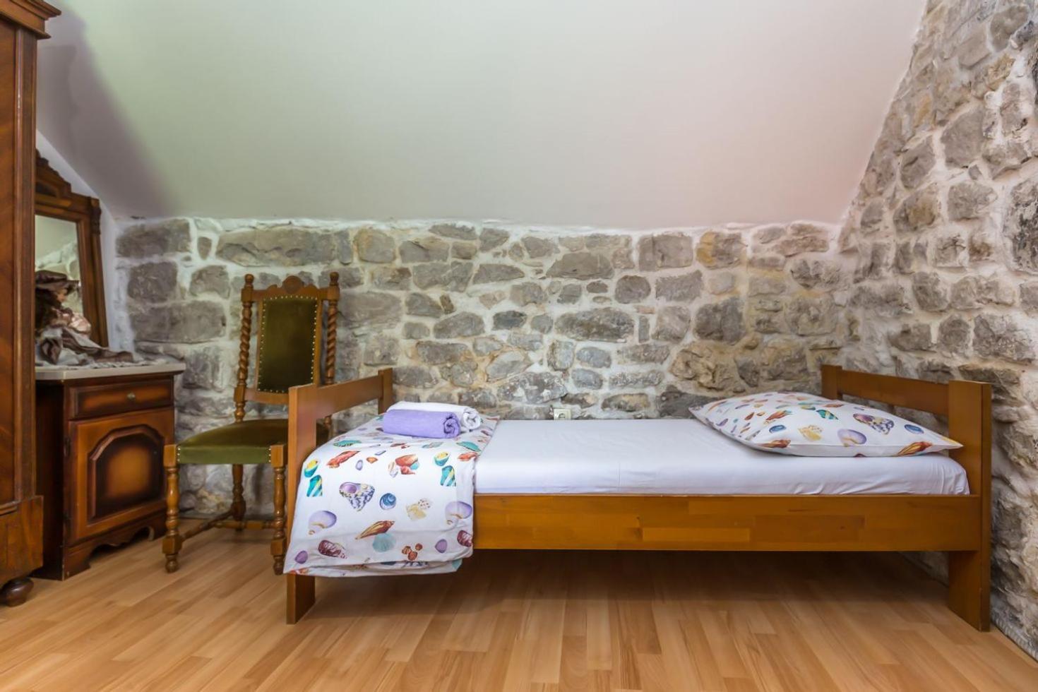 Вілла Mini Stone House Оміш Екстер'єр фото