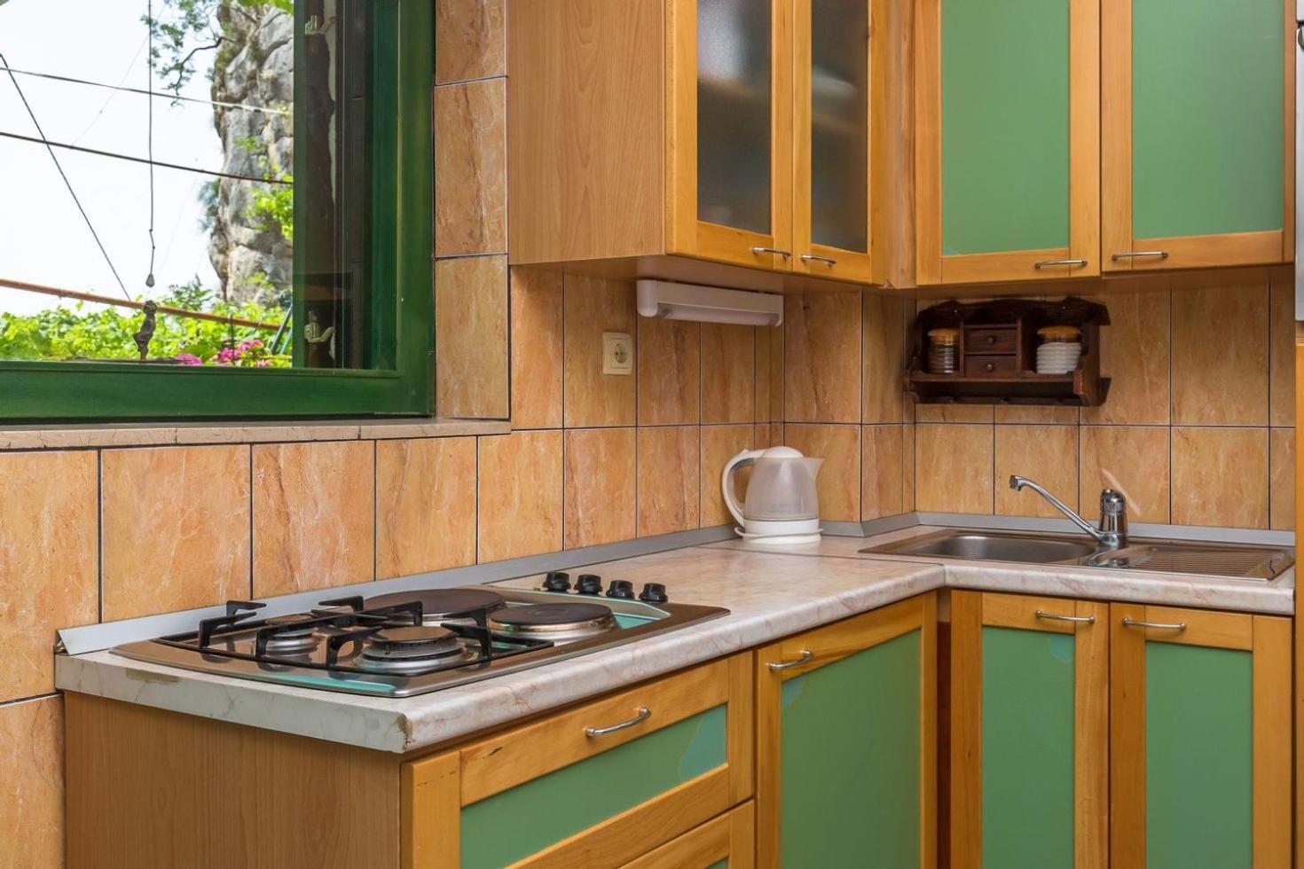 Вілла Mini Stone House Оміш Екстер'єр фото
